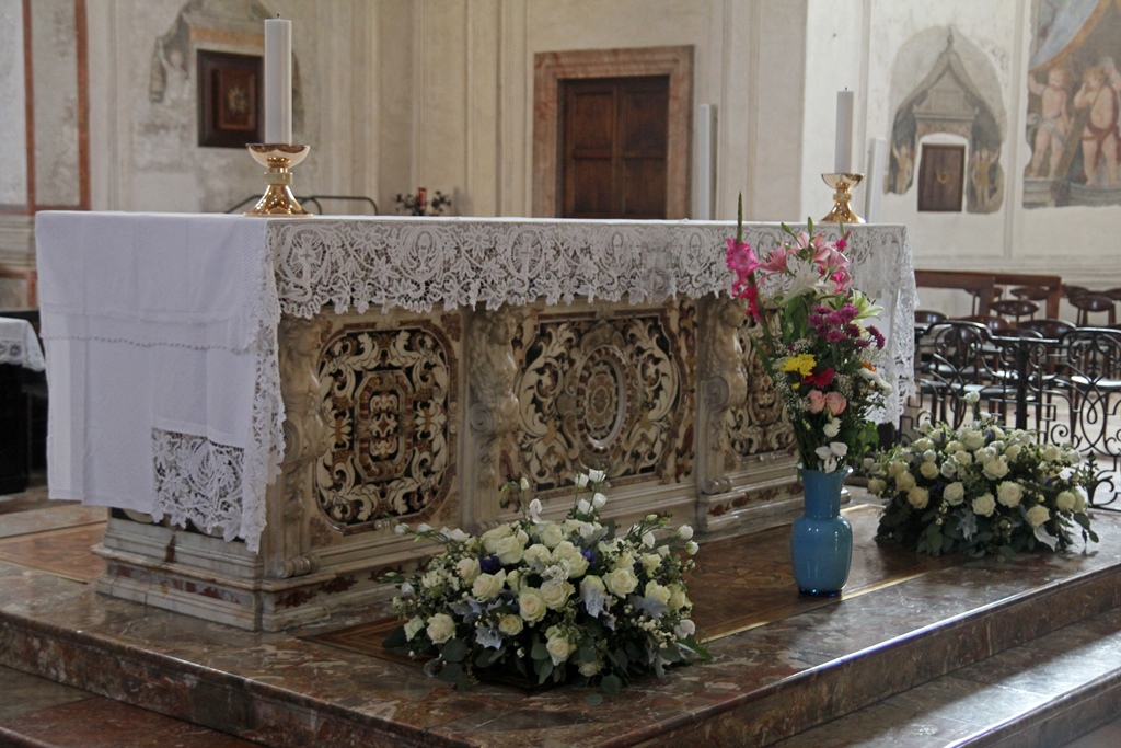Counter Space, Main Altar